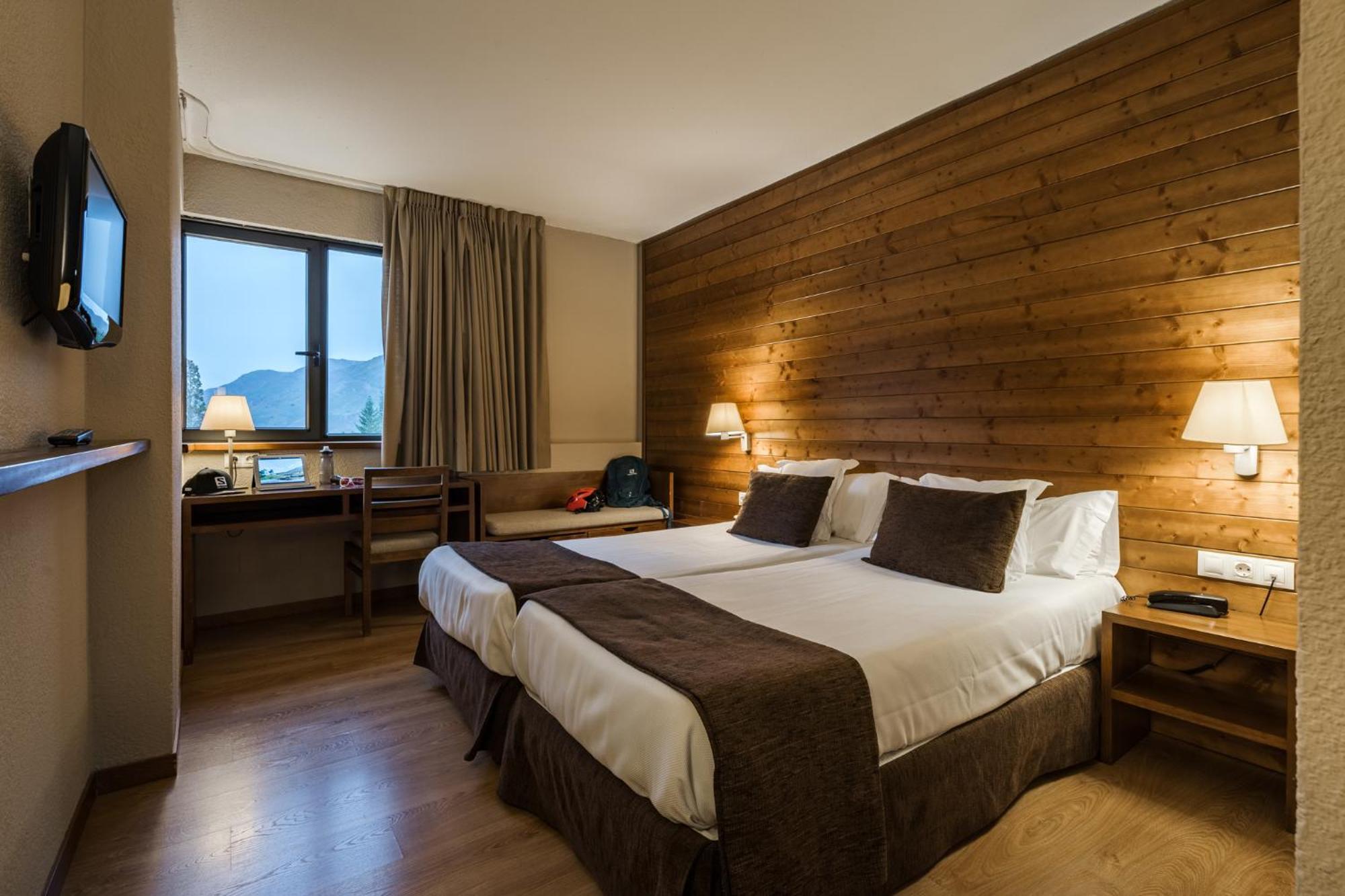 Tuc Blanc Hotel Baqueira Beret Exterior photo