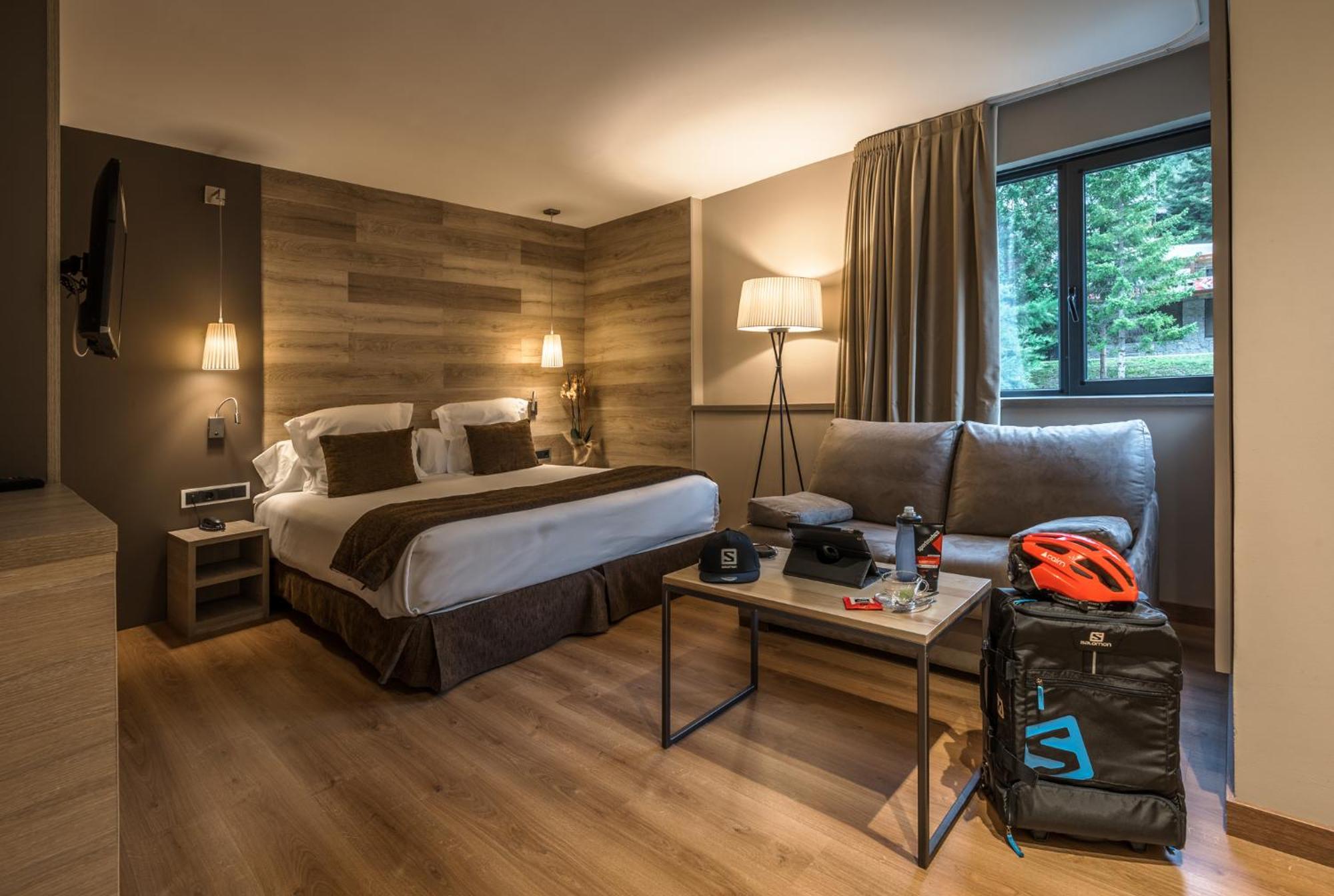 Tuc Blanc Hotel Baqueira Beret Exterior photo