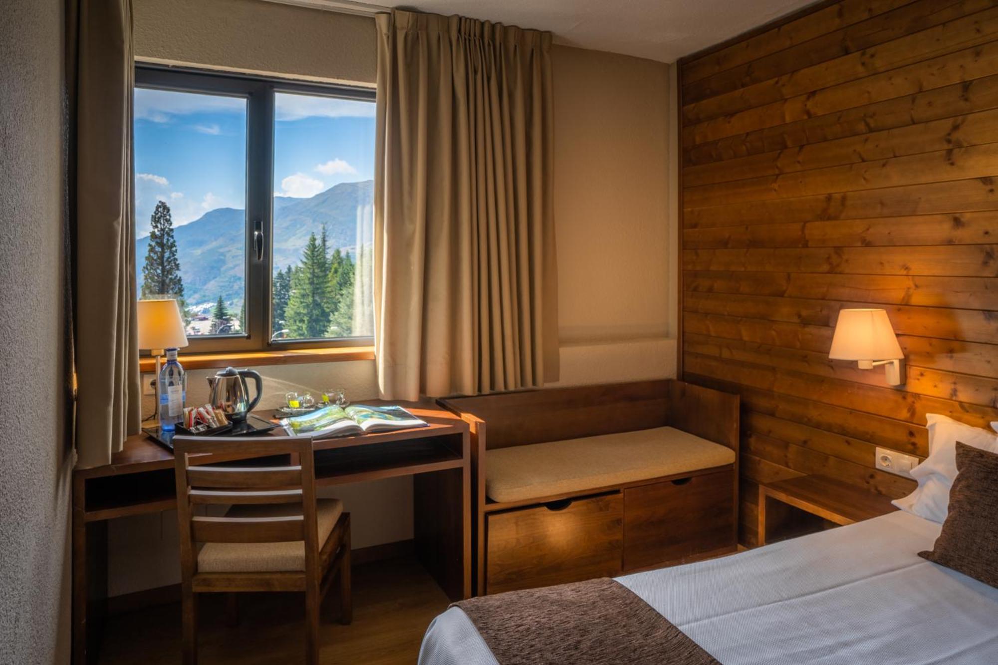 Tuc Blanc Hotel Baqueira Beret Exterior photo